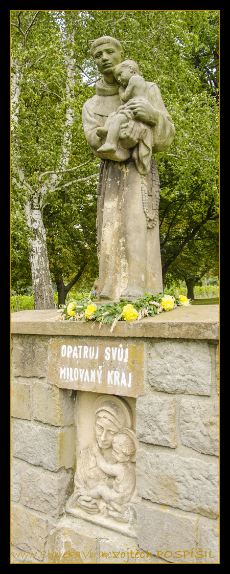 Socha svatého Antonína u blatnické studánky