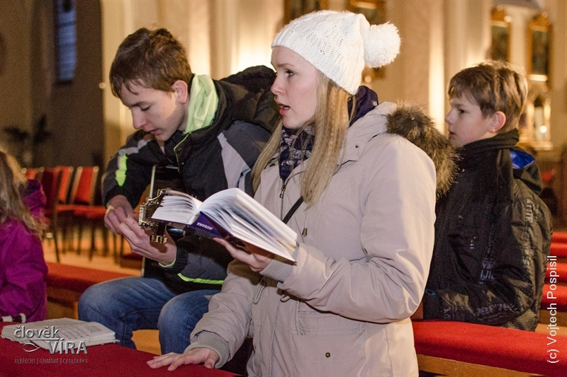 Odpoledne zpívala a hrála dětská schola