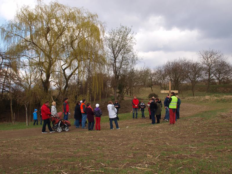 U Lhotské studánky