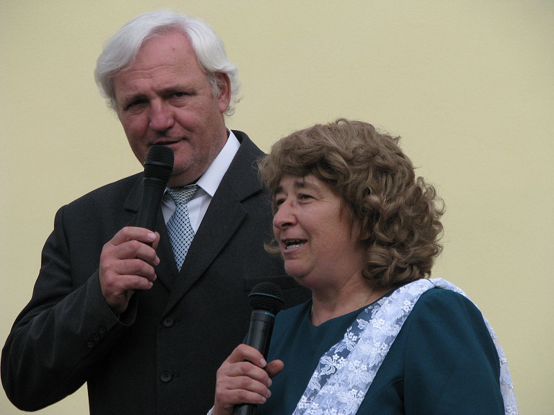 Yvetta Simonová a Milan Chladil alias pan kostelním s manželkou